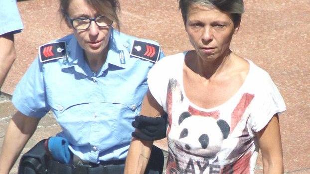 «Domiciliari scelta umana per la bimba»