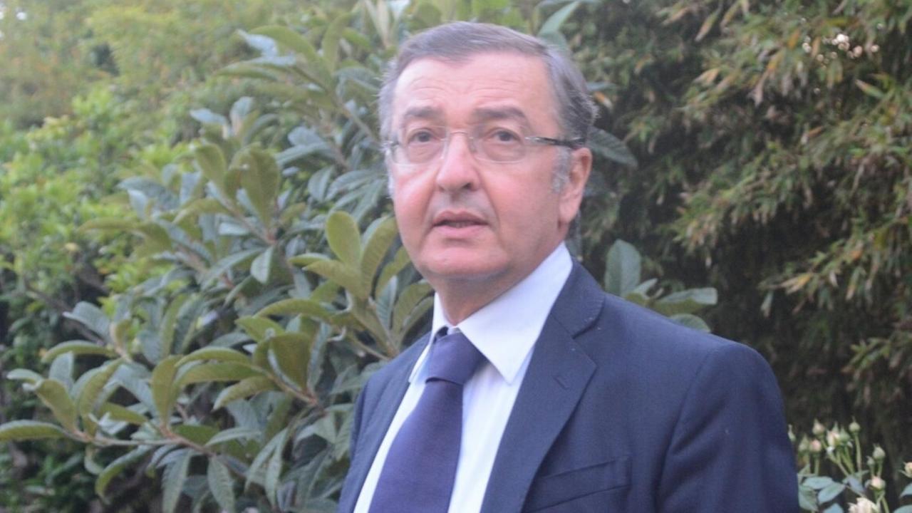 Il medico che unisce sovranisti e centristi