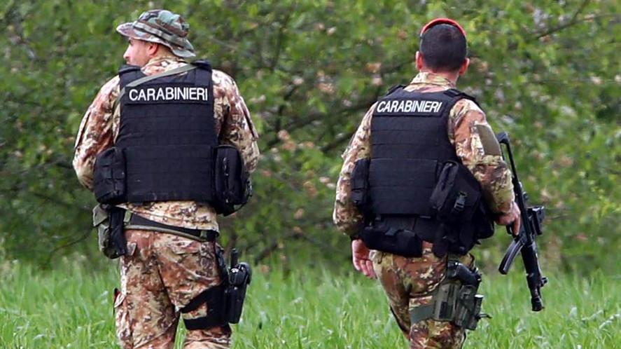 Buio da un mese, ora meno carabinieri