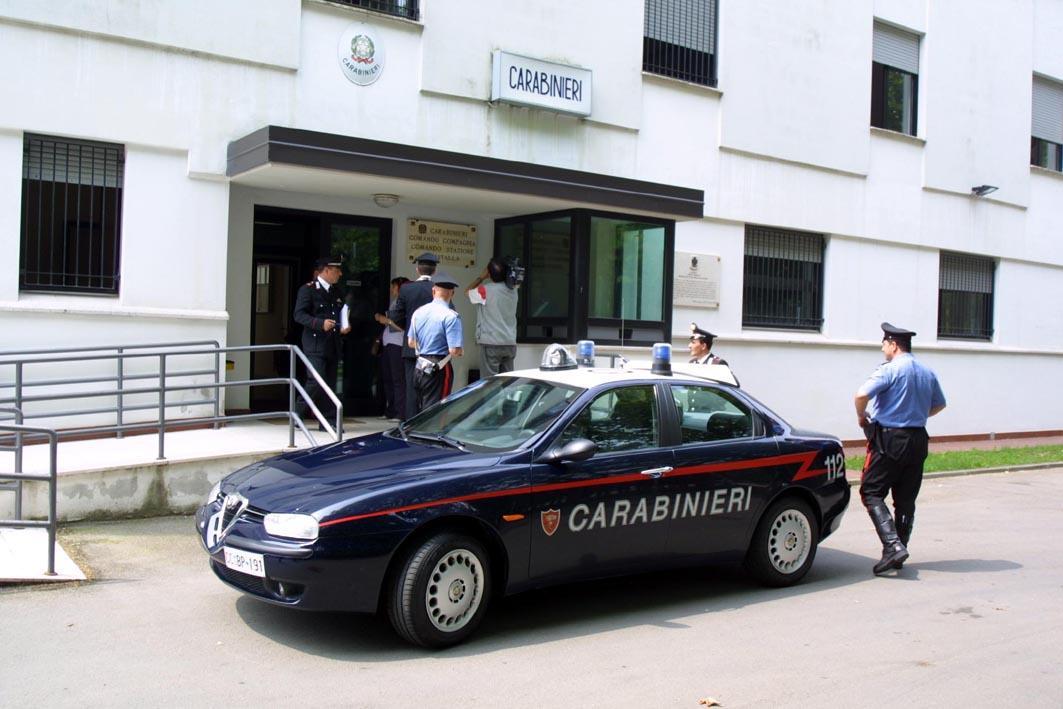 Guastalla: adescava minorenni su Facebook e li violentava, arrestato