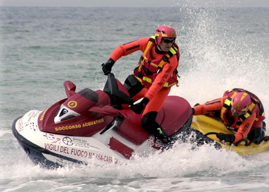 Alle Spiagge bianche  anche i vigili del fuoco 