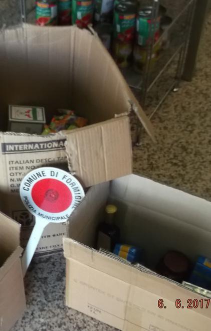 Sequestrati prodotti alimentari 