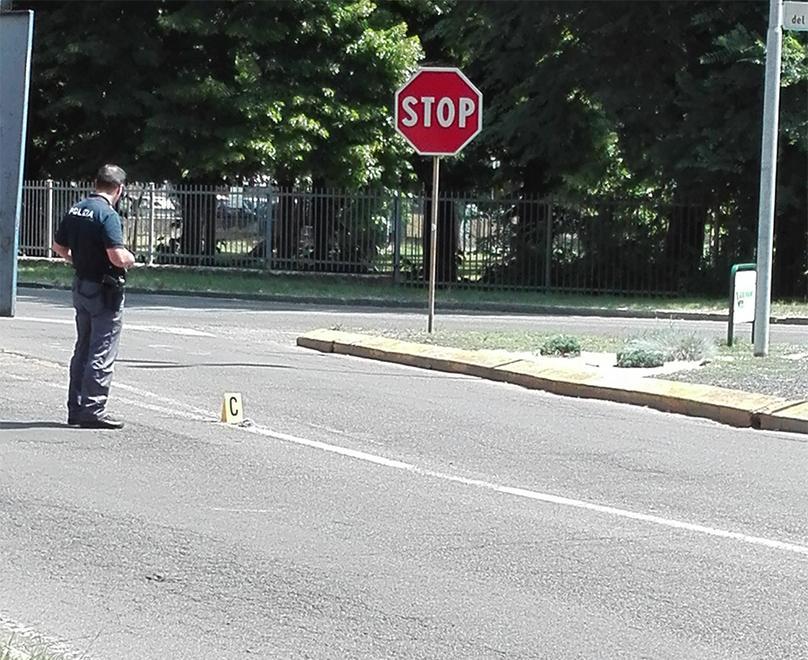 Corde tese in strada ad altezza uomo Tragedia sfiorata 