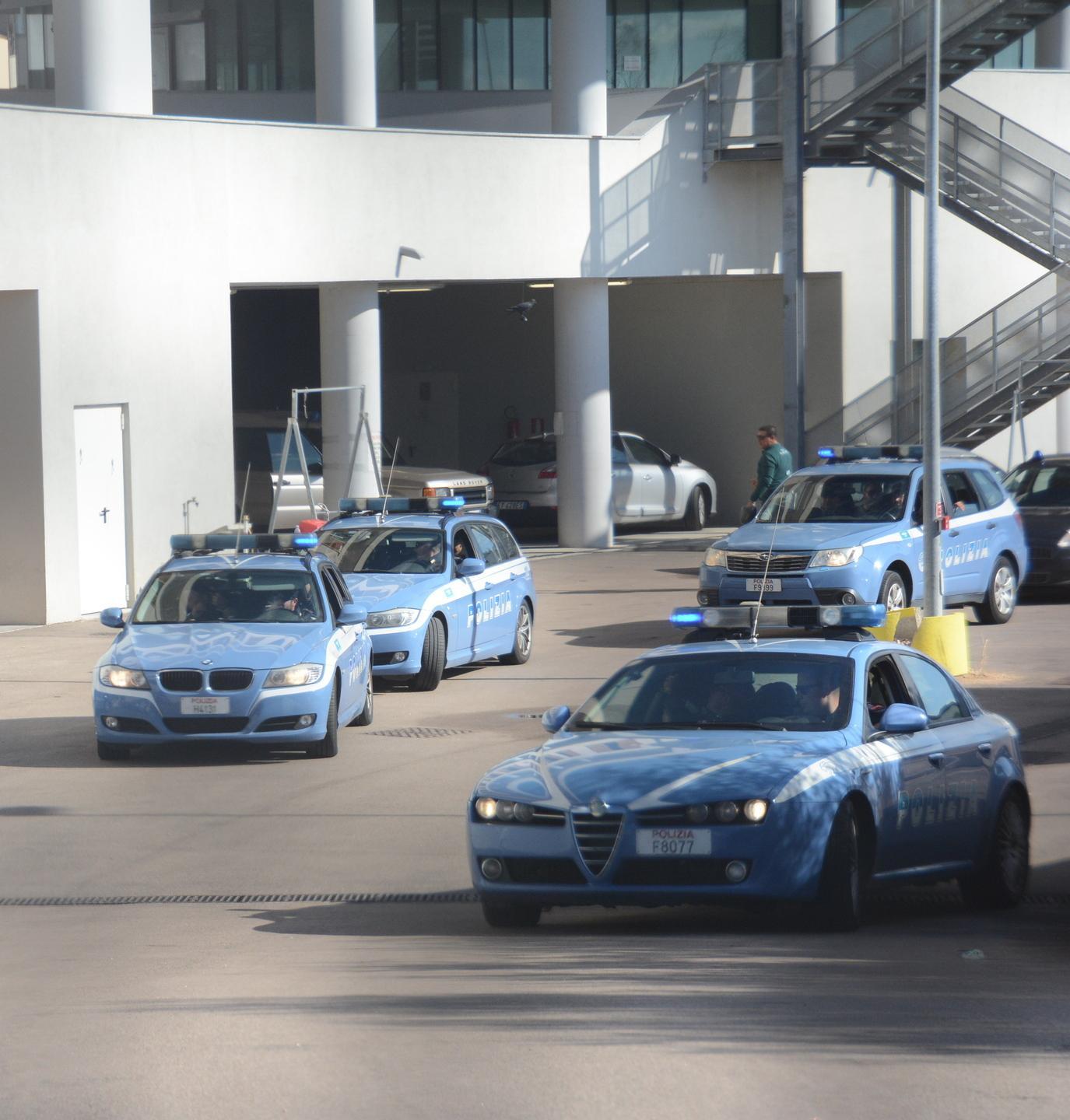 Cento ovuli di hascisc, olbiese fermato al porto 