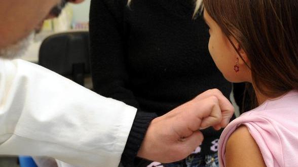 Vaccini, niente sanzioni per l’appello free-vax