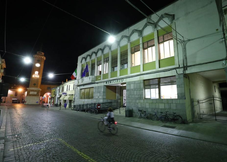 Comune, piazze e scuole vuote La desolazione trionfa ovunque