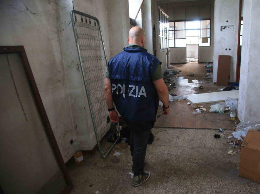 Operazione Exit, dopo il blitz gli interrogatori ma la “cooperativa” non parla  