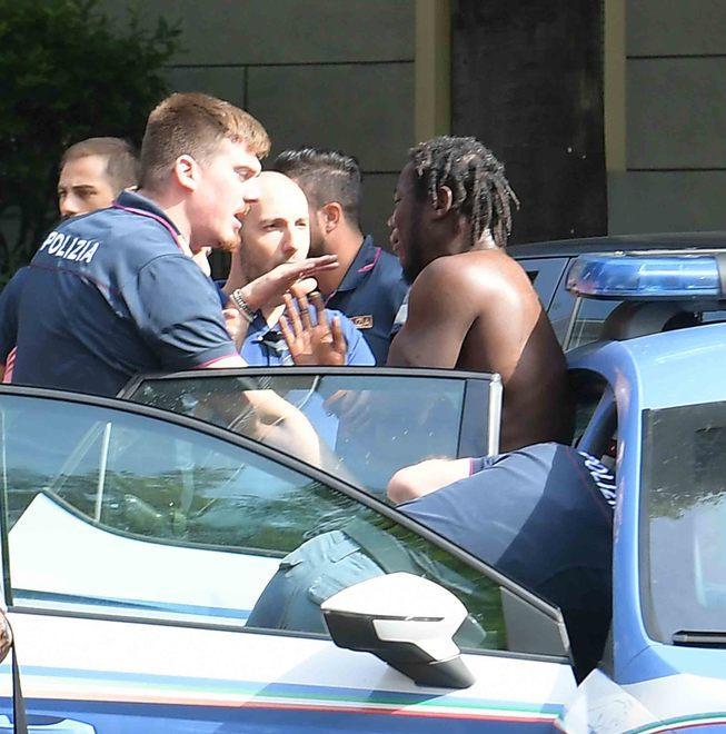 Reggio Emilia, picchia tre poliziotti e dopo poche ore evade dai domiciliari  