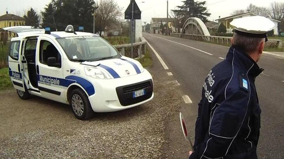 Rifiuti pericolosi nel capannone