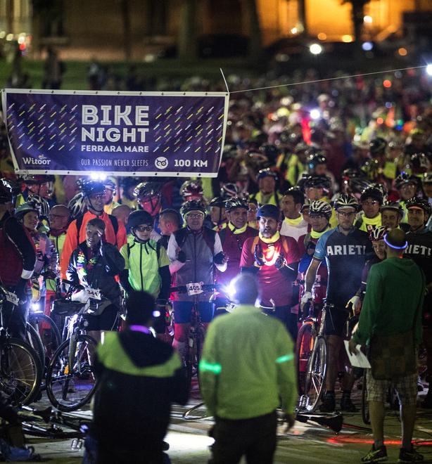 Torna la Bike Night, 100 chilometri sui pedali  