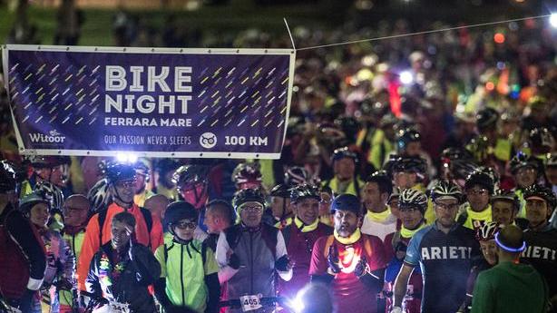Torna la Bike Night, 100 chilometri sui pedali