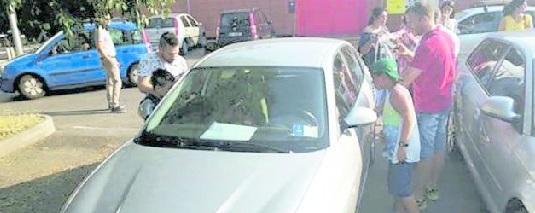 Scandiano, bambino chiuso in auto: salvato