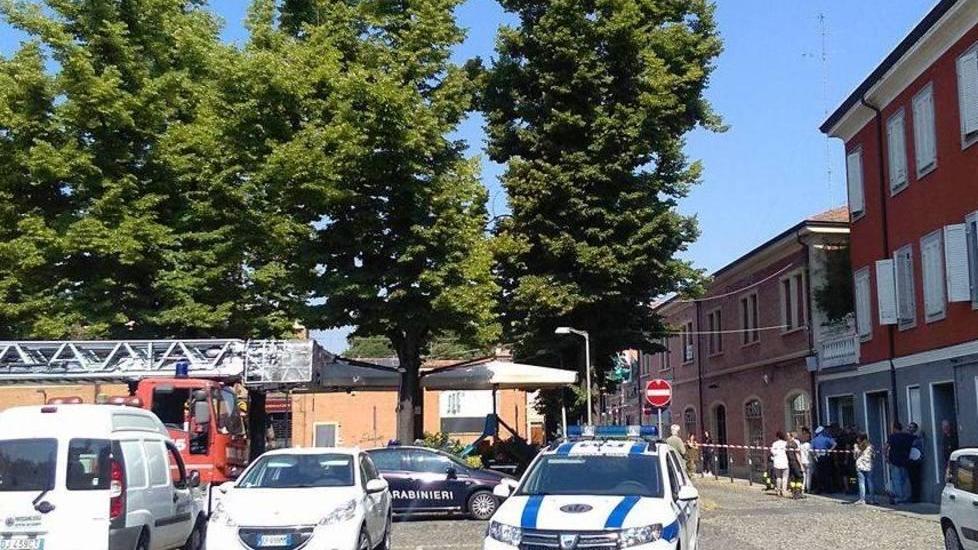 Piazzale Ramazzini Massiccio intervento di forze dell’ordine