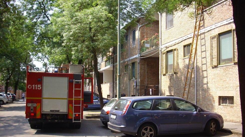 Cade in casa, anziana soccorsa