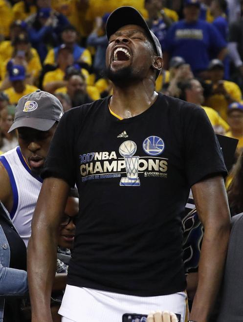 Show Durant, Golden State campioni 