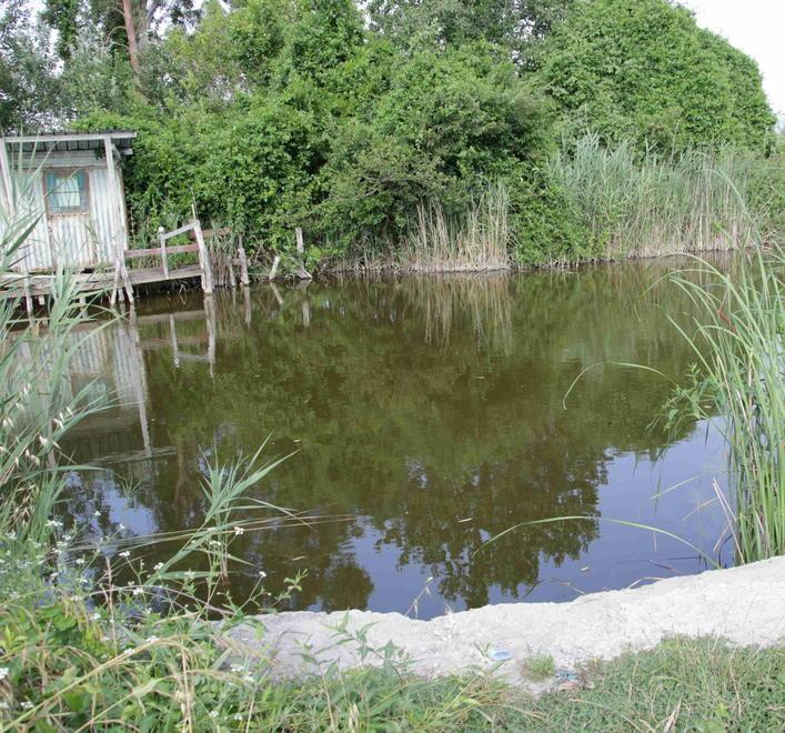 Cade nel lago e annega mentre è a pescare
