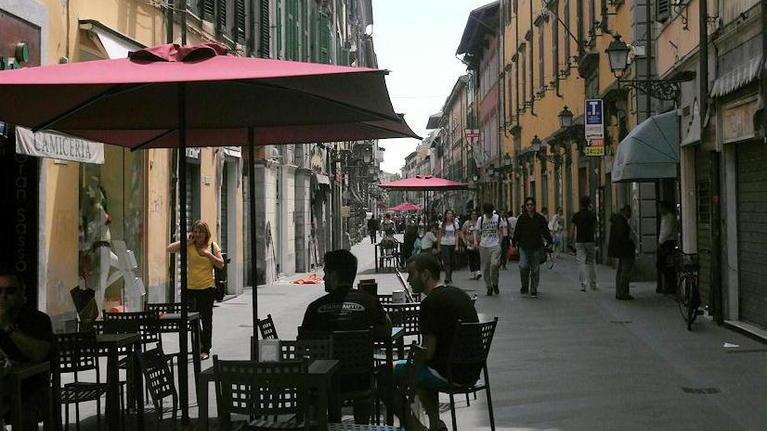 Commercianti infuriati con l’ordinanza anti tavolini
