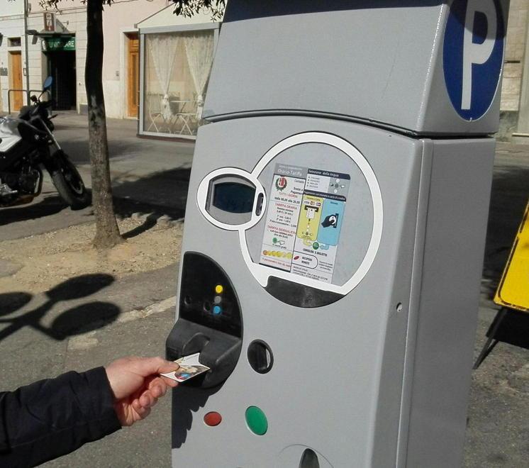 Internet, la promessa  delle tre ore gratuite 
