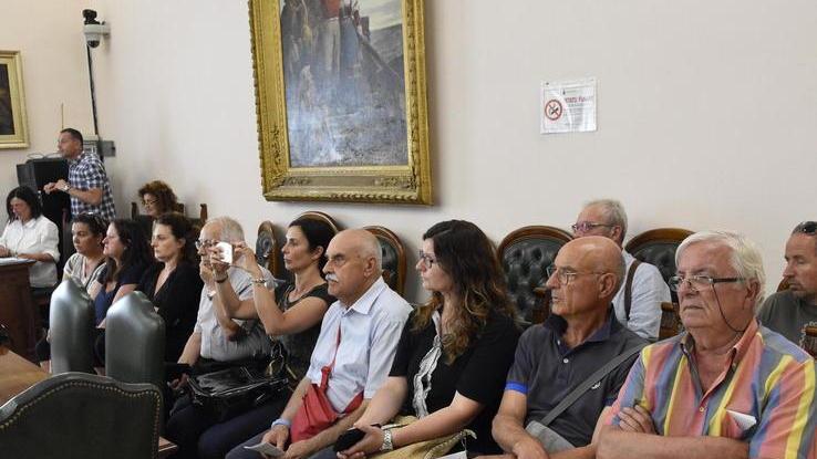 Pozzi, bagarre in consiglio comunale