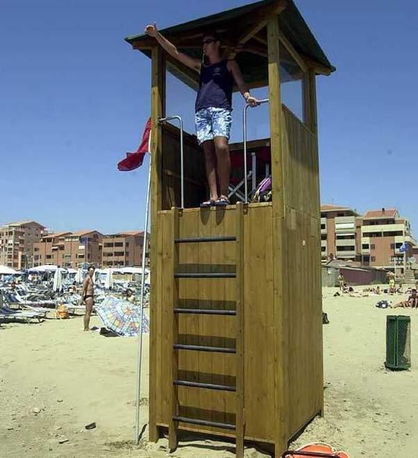 Spiaggia vigilata anche nella pausa pranzo 