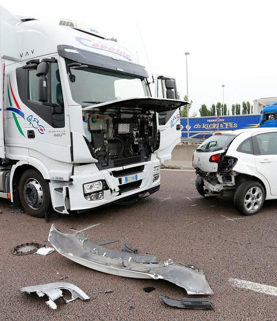 Tamponamento in A1, un morto 