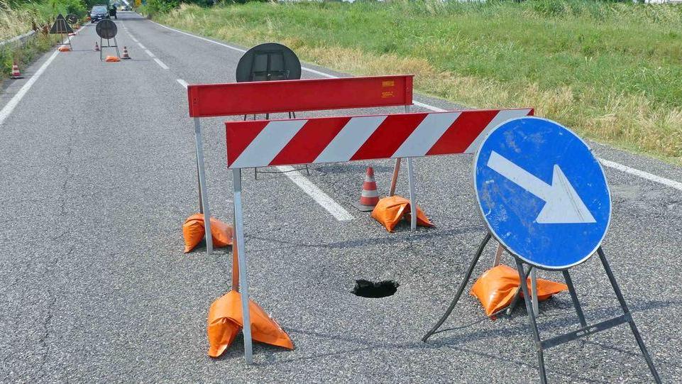 Cedimento della strada Chiusa la Provinciale 25