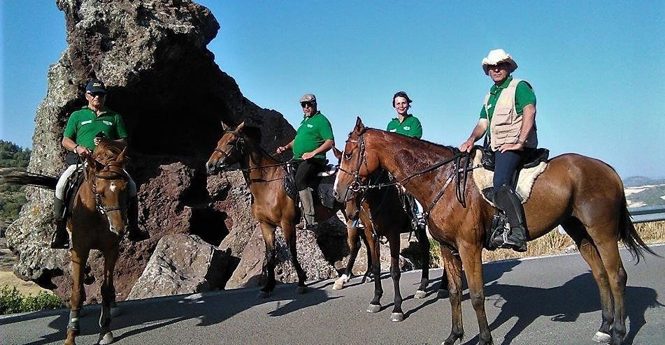 Escursione a cavallo dalla montagna al golfo dell’Asinara