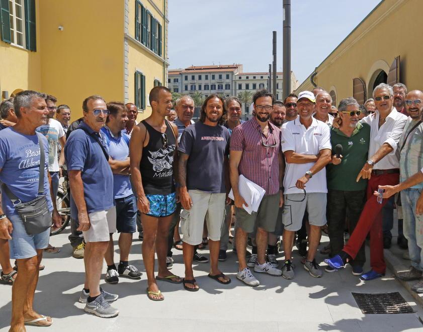 La protesta dei pescatori sportivi per multe e nuovi permessi alla Meloria