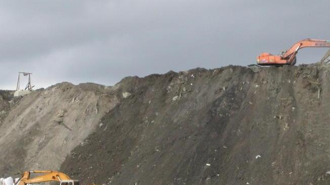 Più di mille firme contro l’ampliamento della discarica di Bulera