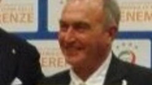 Premio fedeltà a Di Curzio Venti anni nel mondo del calcio