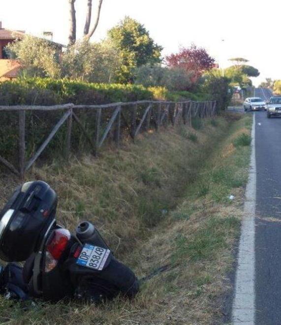Scontro tra moto e bici: due uomini portati all’ospedale