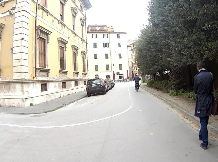 «Mio figlio picchiato in mezzo alla strada Nessuno lo ha difeso» 