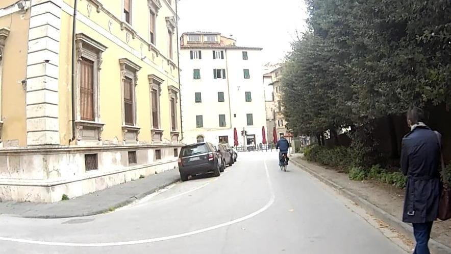 «Mio figlio picchiato in mezzo alla strada Nessuno lo ha difeso»