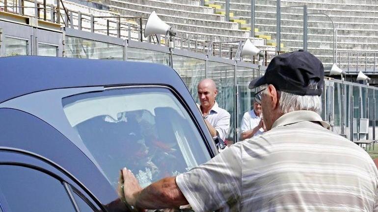 In 300 allo stadio per salutare la bandiera Lessi