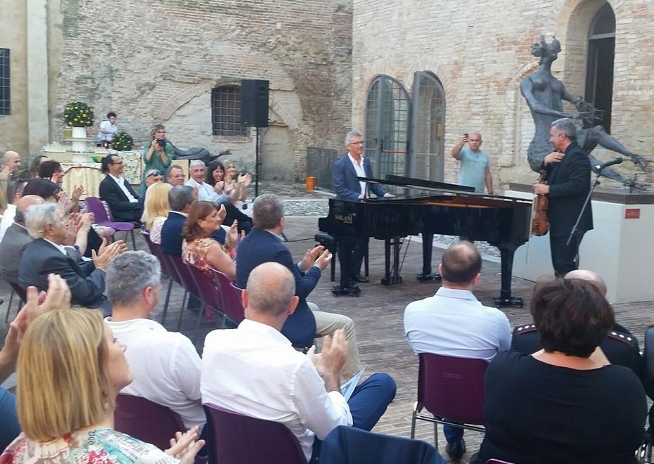 «Ereditati per il teatro  conti in rosso Ma stagione di livello» 