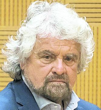 Profughi, Costa: «Grillo, sei da strapazzo» 