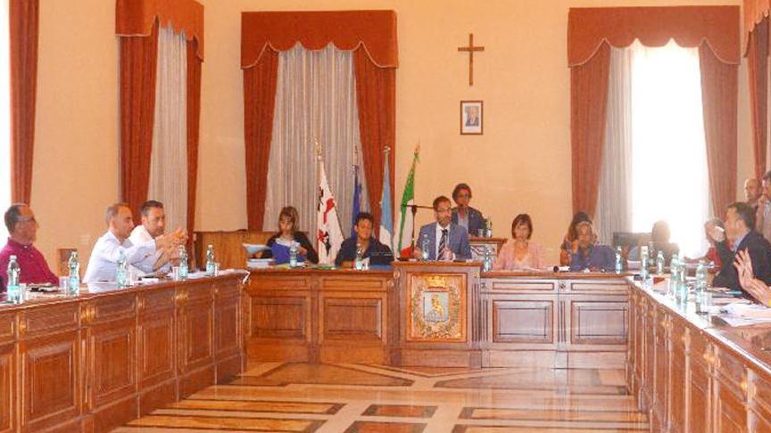 Sanità, il sindaco conferma «Avanti con le dimissioni»