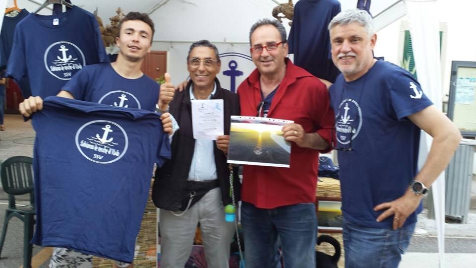 Alcuni rappresentanti della Onlus Salviamo le secche di Vada