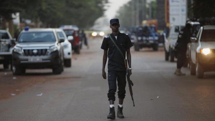 Mali, attacco terroristico al resort: morti e ostaggi