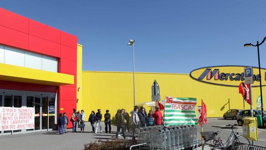 Presentate le offerte per rilevare i negozi della Mercatone Uno