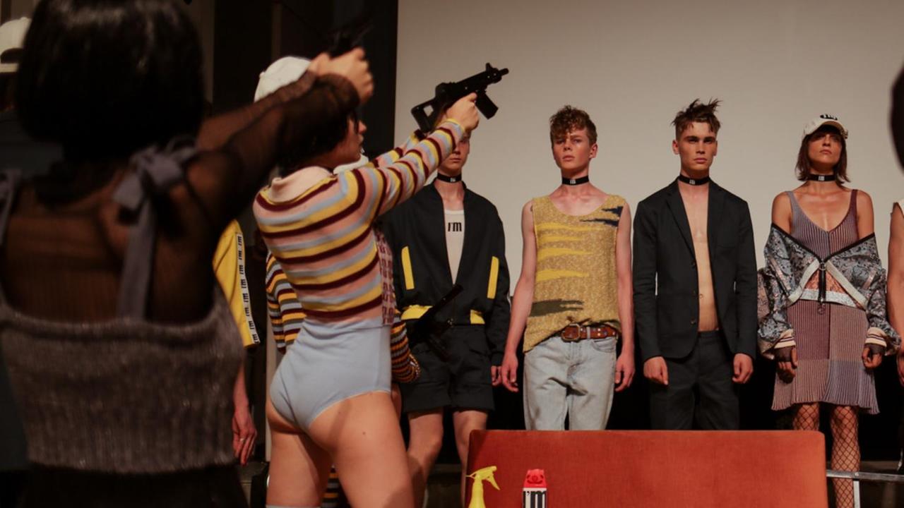 Amicizia, amore e moda Il debutto di Efisio Marras