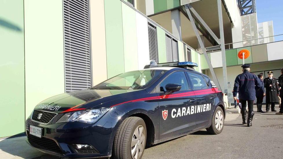 I carabinieri al pronto soccorso dell'ospedale San Jacopo