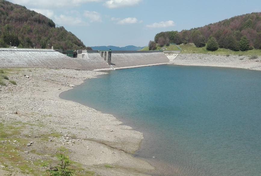 Siccità, i Comuni montani: «Sì alla diga di Vetto»