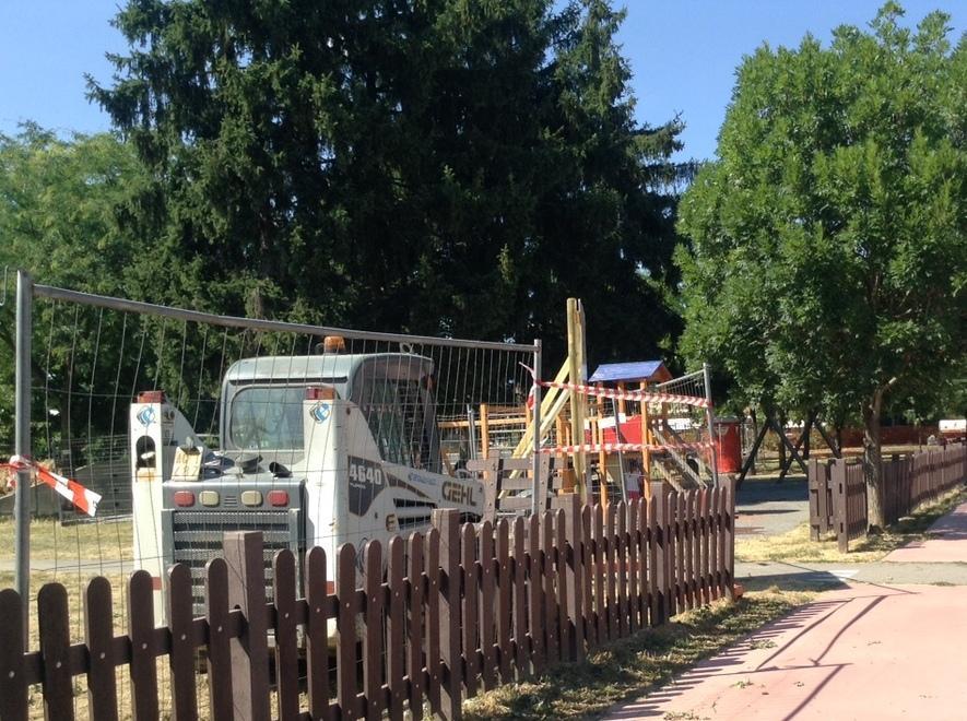 «No al parco giochi sotto le nostre finestre» 