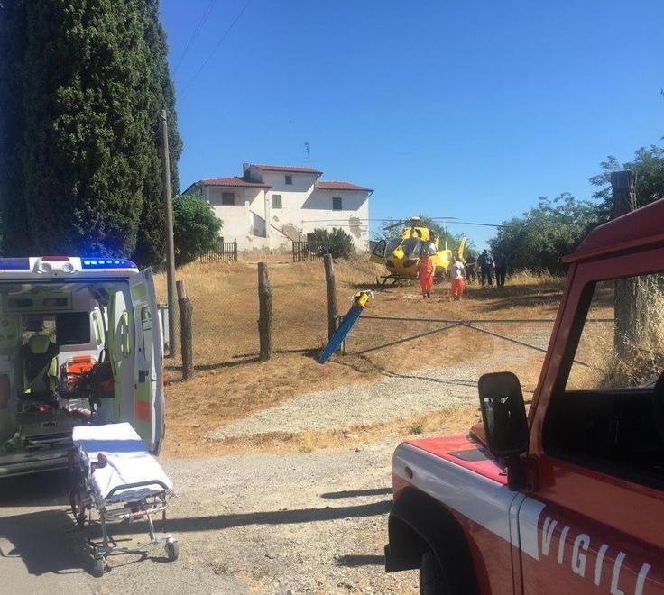 Gravissimo un operaio caduto in campagna 