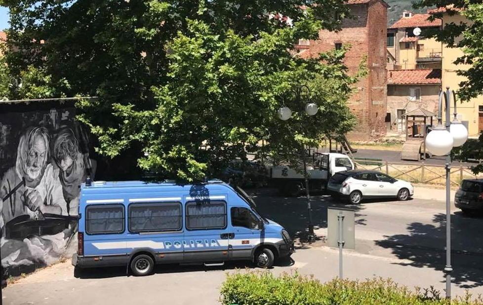 Sfratto rinviato tra le polemiche 