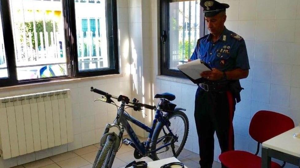 Ladri di biciclette: due arrestati
