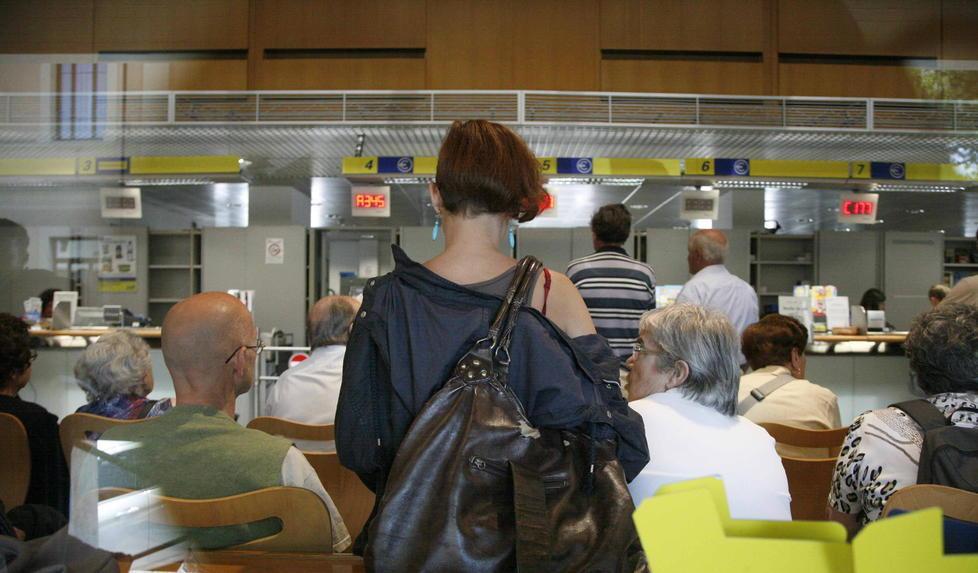 Poste, stop agli straordinari e orari sempre più rigidi 