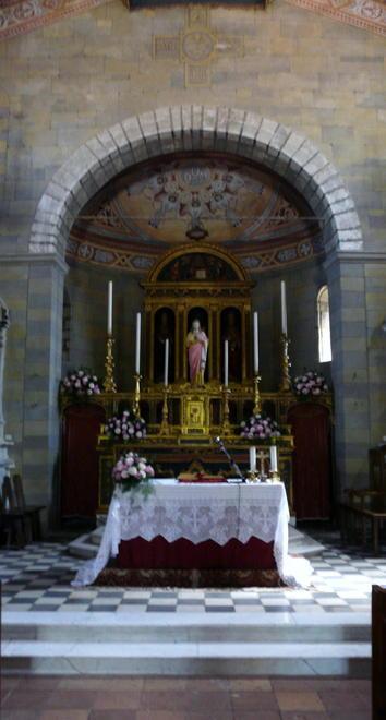 Fedeli in allarme per l’altare da spostare 