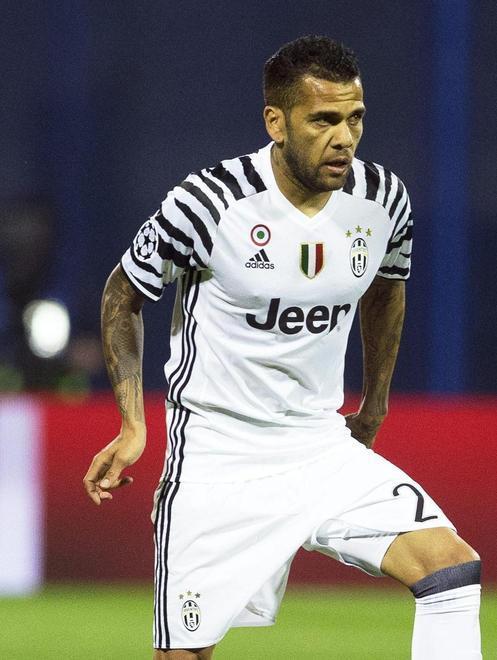 Dani Alves rescinde con la Juventus e va al City 